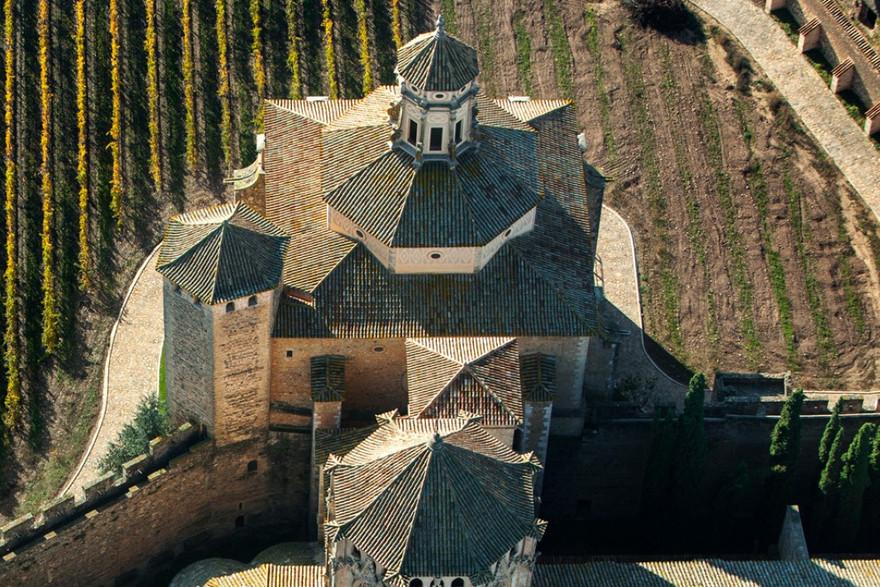 Poblet vu du ciel © Yann Arthus-Bertrand - Altitude
