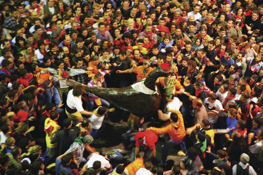 Ball de l'Aliga à la Patum de Berga. photo Lluis Carro