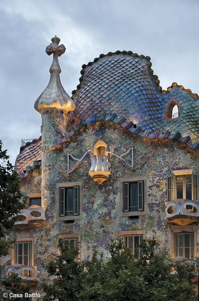 Vue de l'extérieur de la Casa Batlló (Barcelone, Catalogne), oeuvre d'Antoni Gaudí