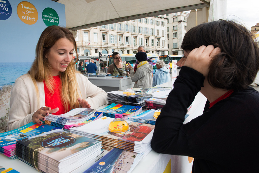 Du 16 au 18 mai, la Catalogne se déplace à Lyon. Venez nous voir et profiter des nombreux événements sur la Place de la République. - © enviedecatalogne.fr