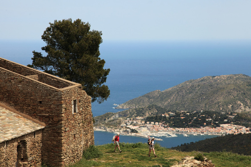 Vue sur Port de la Selva depuis les hauteurs du Monastère de Sant Pere de Rodes. Photo Vincent Gaudin