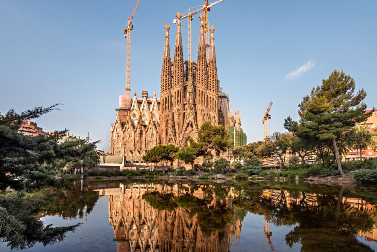 Vue de l'extérieur de la Sagrada Família (Barcelone), oeuvre d'Antoni Gaudí