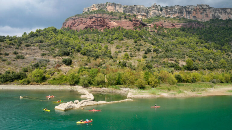 Faire du kayak au Pantà De Siurana (Costa Daurada)