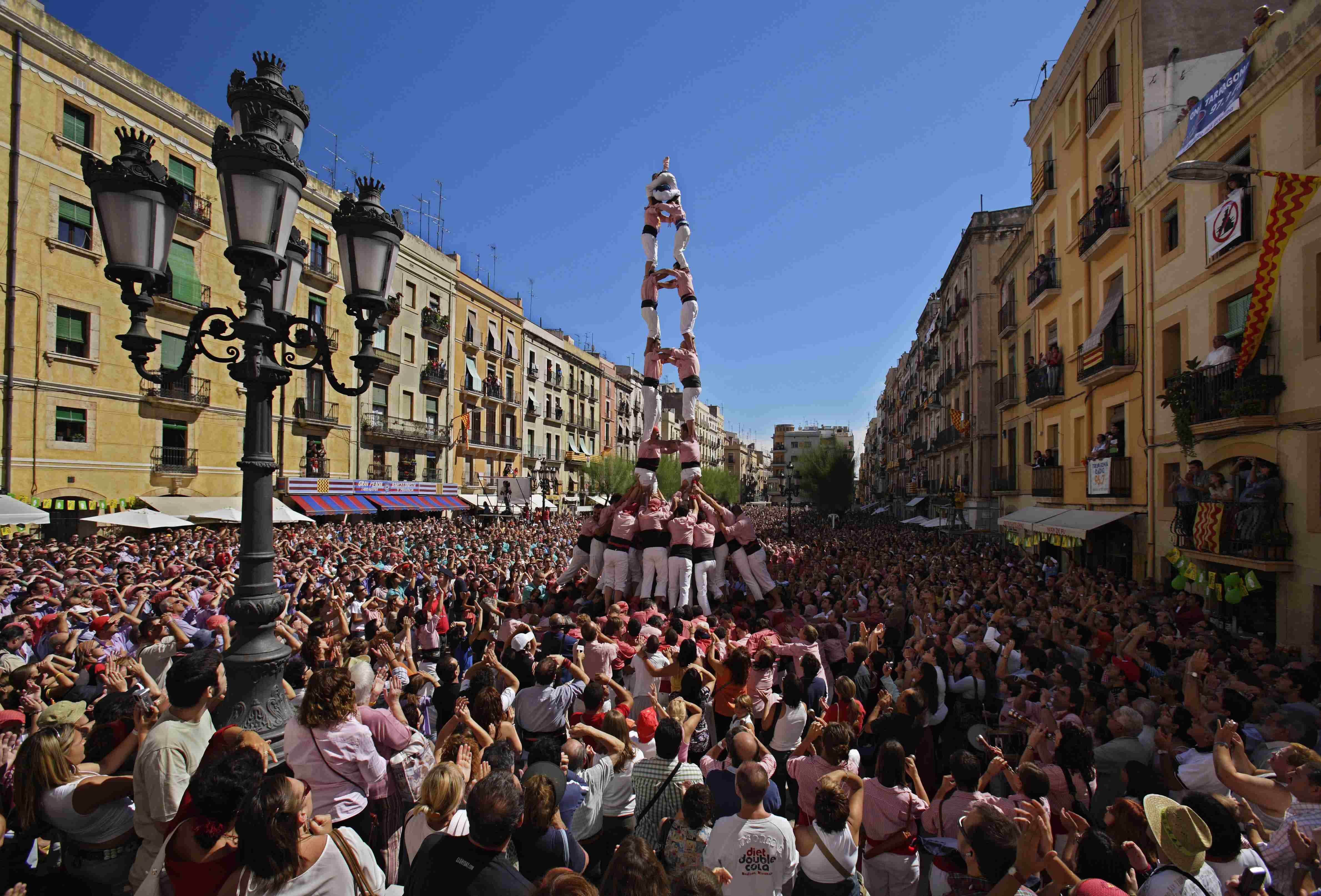 Castellers sur la Placa de la Font - Tarragone