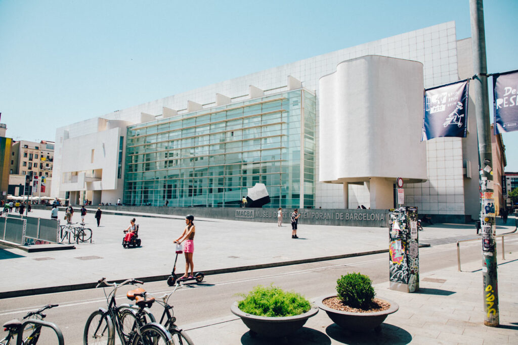 Macba Loeildeos