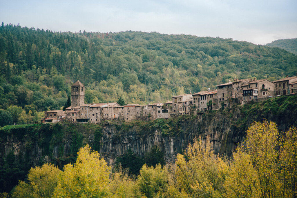 Castellfollit De La Roca Loeildeos