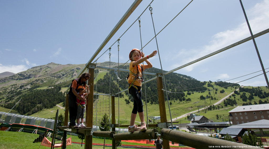 Vall De Nuria. Maria Geli Pilar Planaguma. Arxiu Imatges Ptcbg